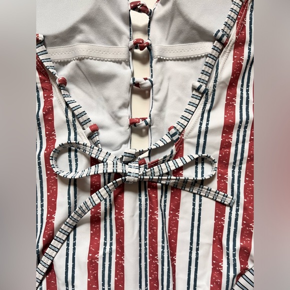 New Striped One Piece Swimsuit Women’s Medium - Picture 7 of 10